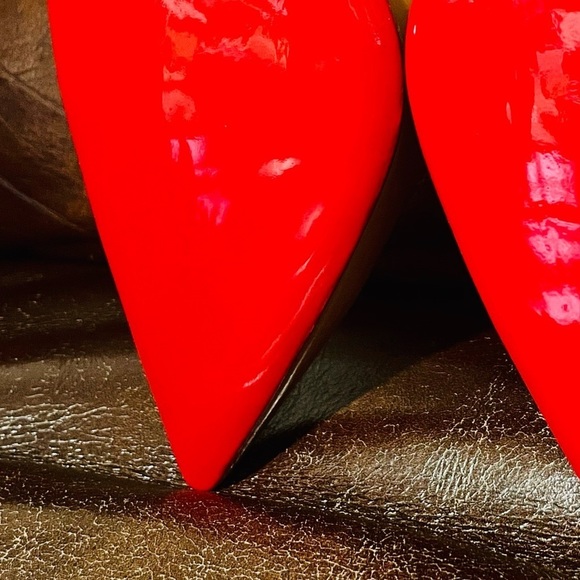 Christian Louboutin So Kate  120 mm heel in EU 39 Candy Pink Veau Velour suede. - Picture 4 of 4